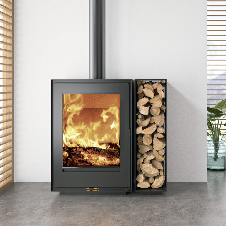 Kaminofen mit seitlichem Holzregal Kunst Stoves Sequoia