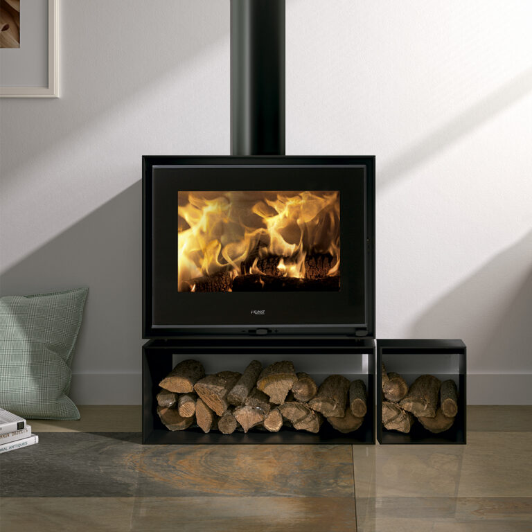 Kunst Stoves WENGUE ASYMMETRIC STORE Kaminofen mit Holzregal asymetrisch Ofen GmbH ofen.gmbh Ofen mit Holzregal